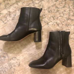Heeled black boots/booties
